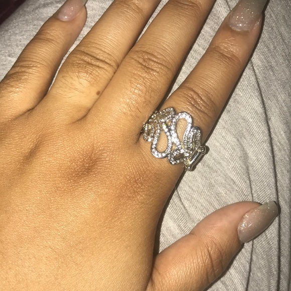 Silver ring - Picture 2 of 5